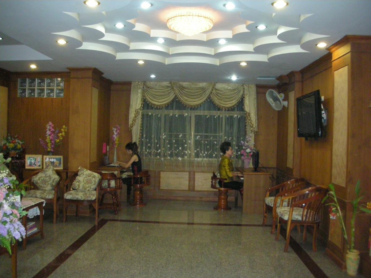 Veerasuda Condotel Ratchaburi Extérieur photo