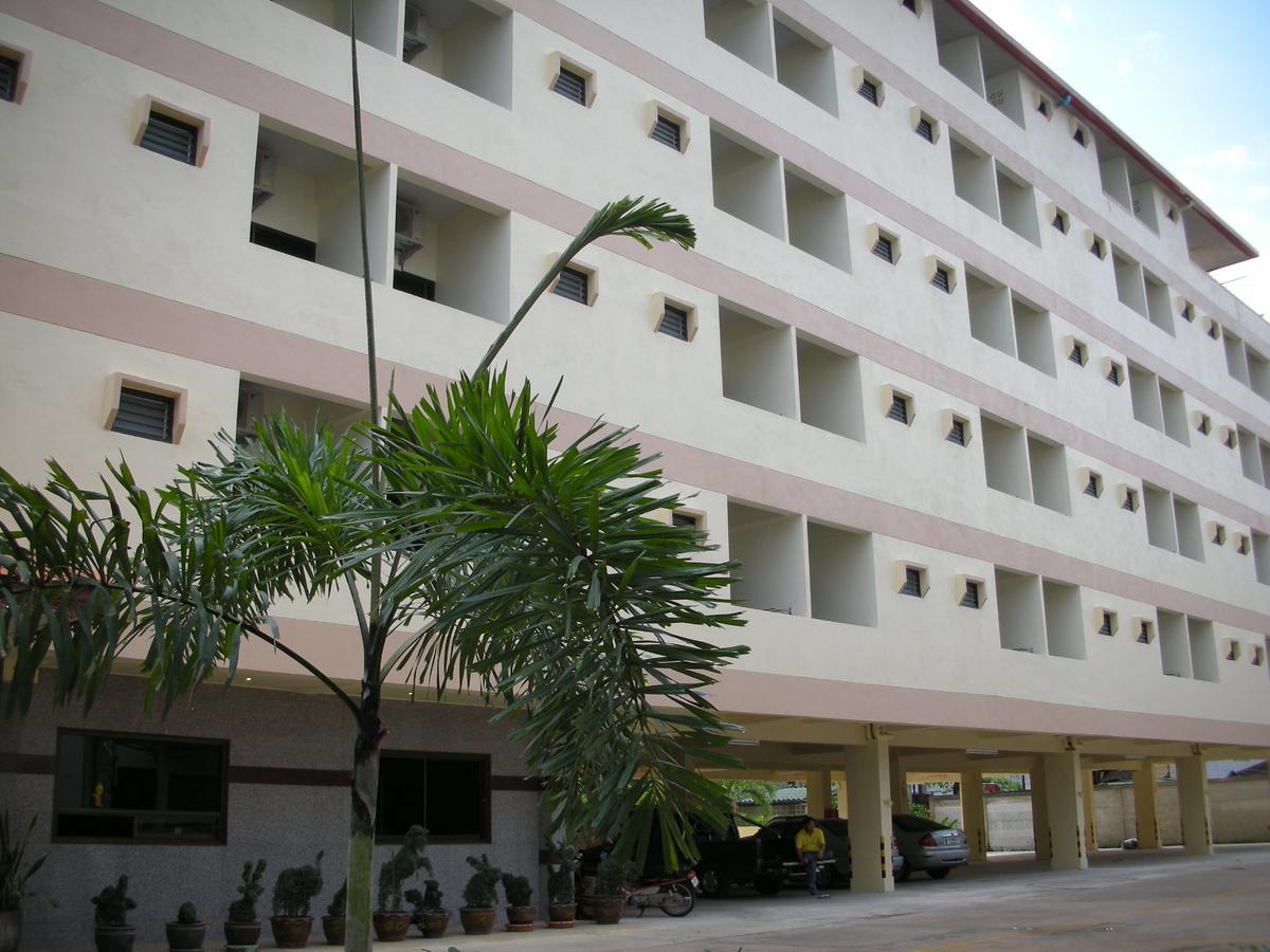 Veerasuda Condotel Ratchaburi Extérieur photo