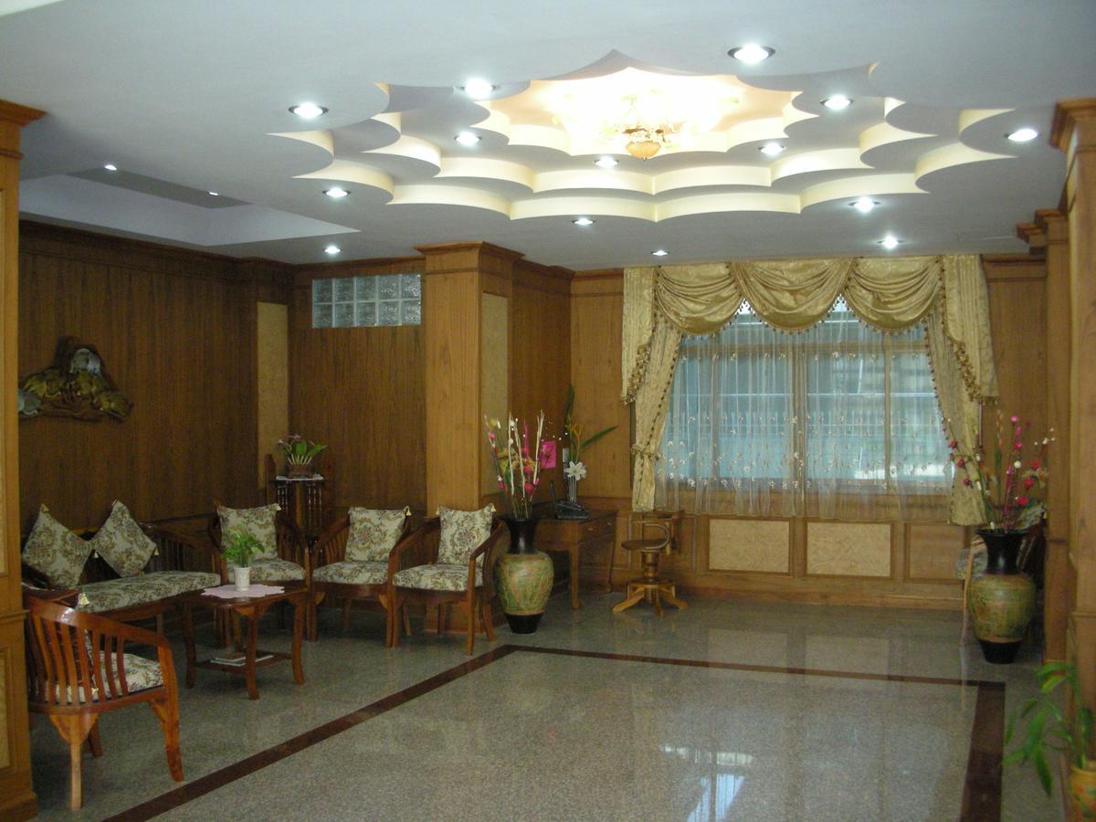Veerasuda Condotel Ratchaburi Extérieur photo