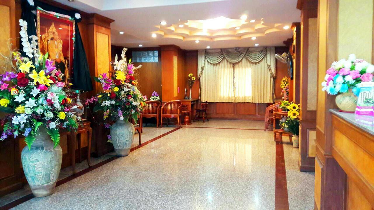 Veerasuda Condotel Ratchaburi Extérieur photo