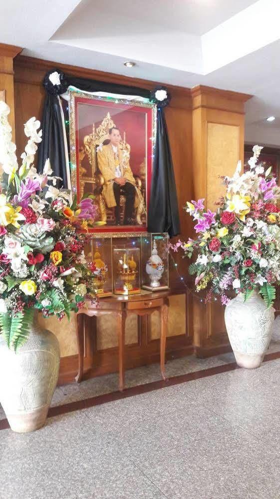 Veerasuda Condotel Ratchaburi Extérieur photo