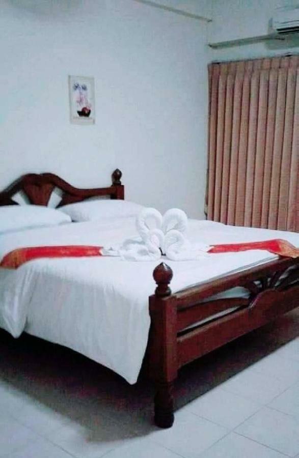 Veerasuda Condotel Ratchaburi Extérieur photo